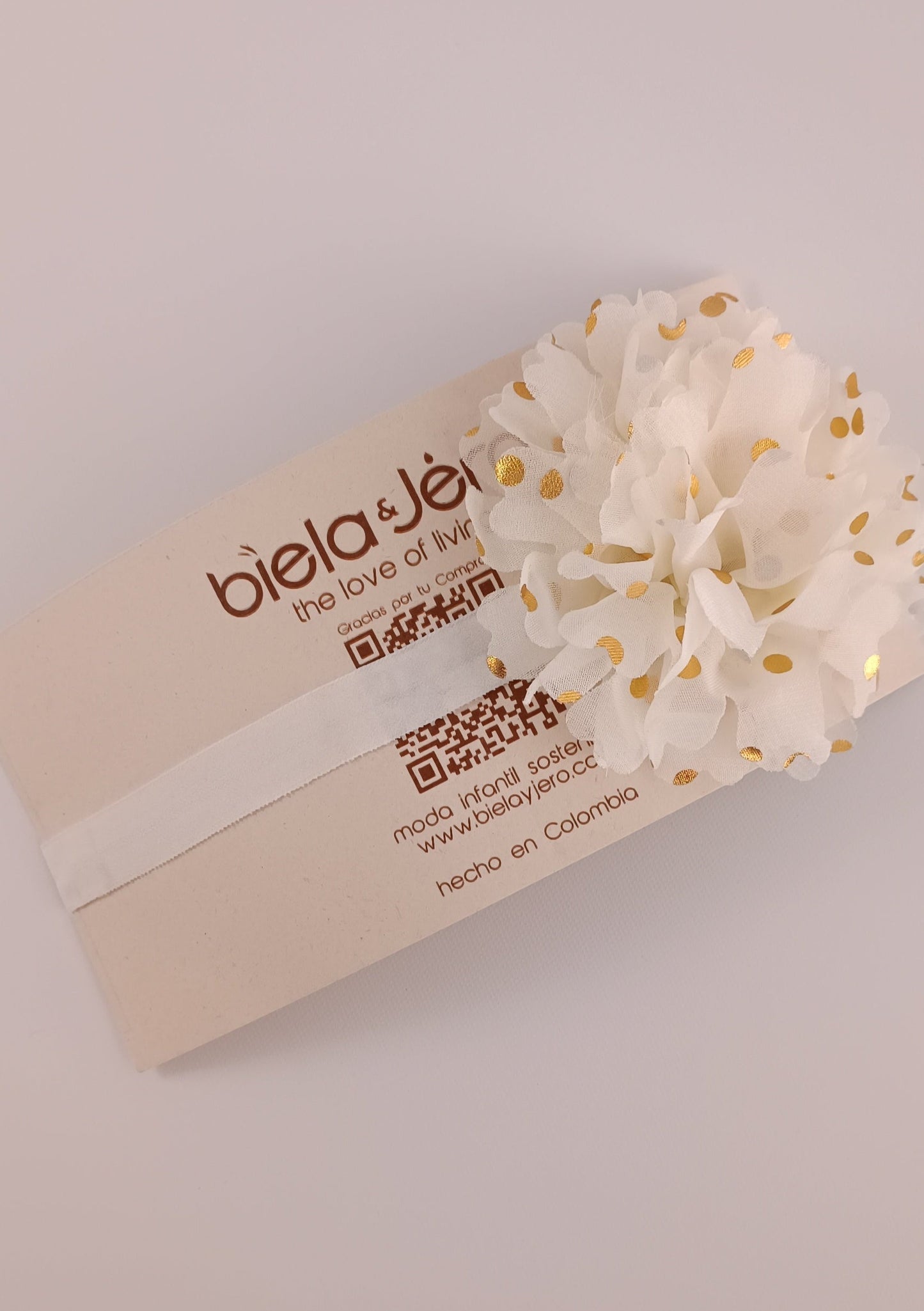 Accesorio balaca cintilla flor marfil y dorado para bebita