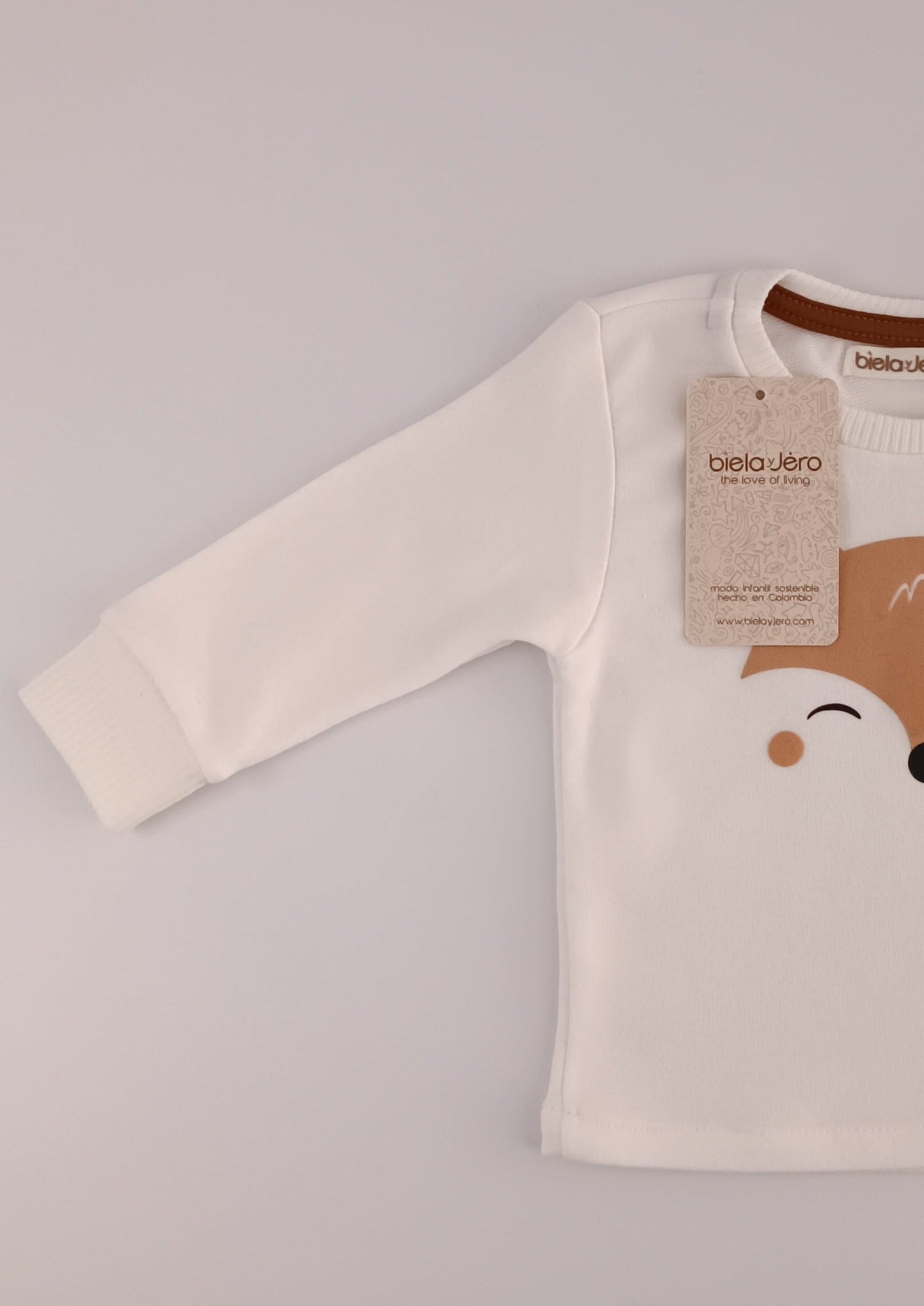 Conjunto zorrito y jogger beige bebe