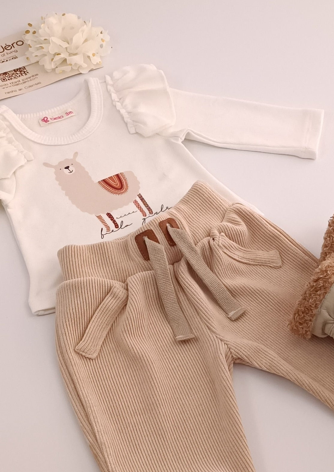 Conjunto Blusita llamita, con jogger para bebita