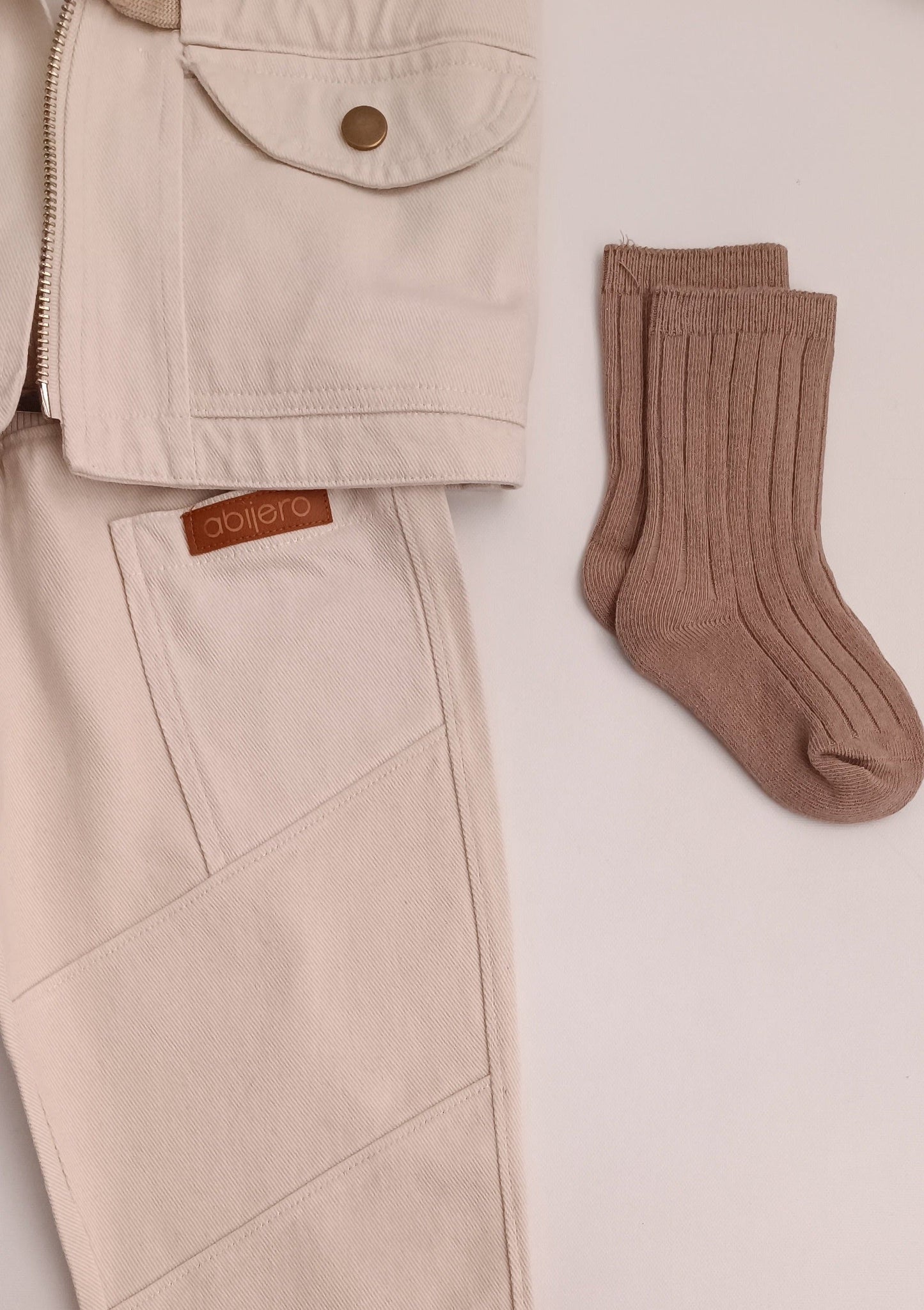 Conjunto bebito chaqueta explorador y cargo niña
