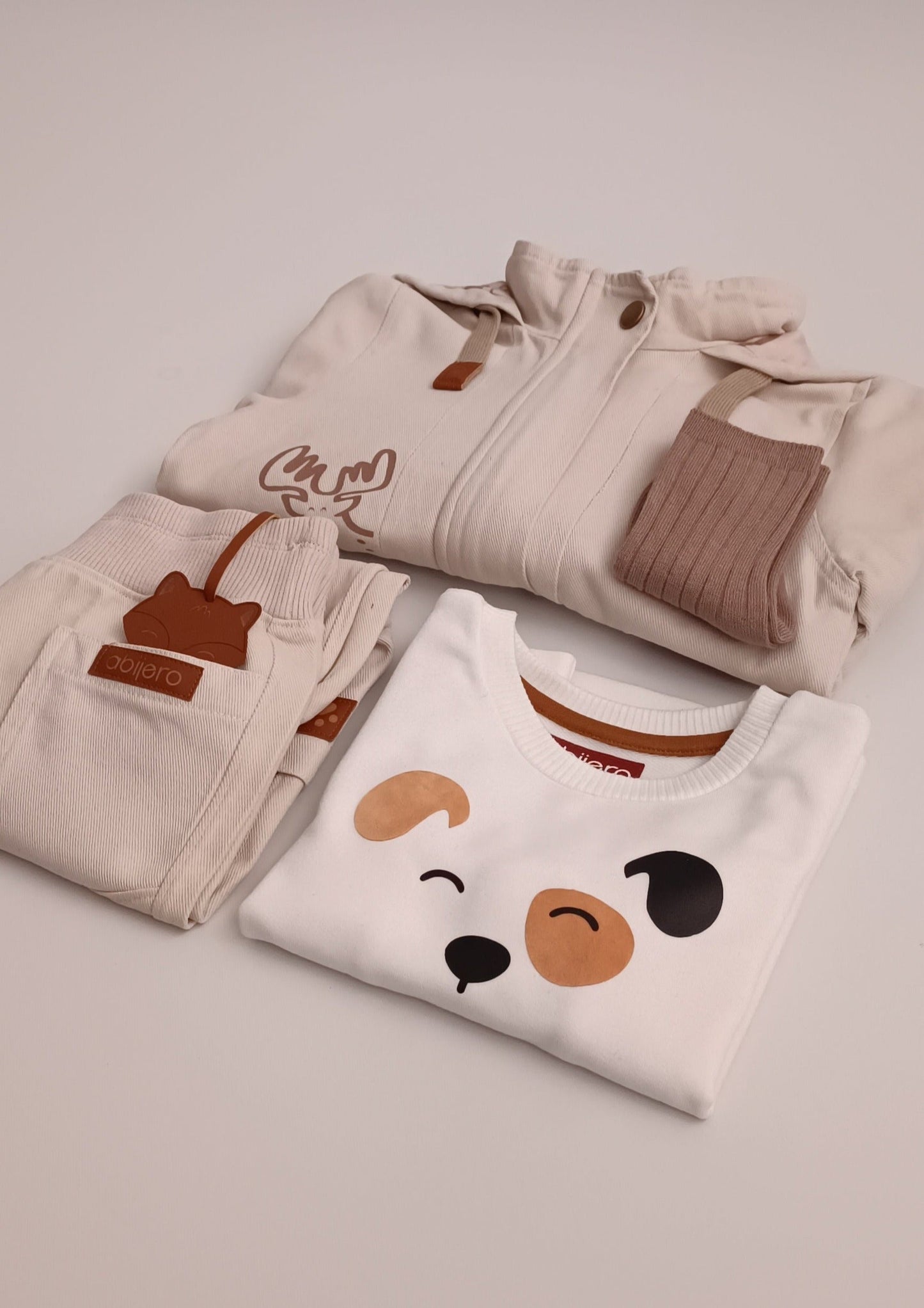 Conjunto bebito chaqueta explorador y cargo niña