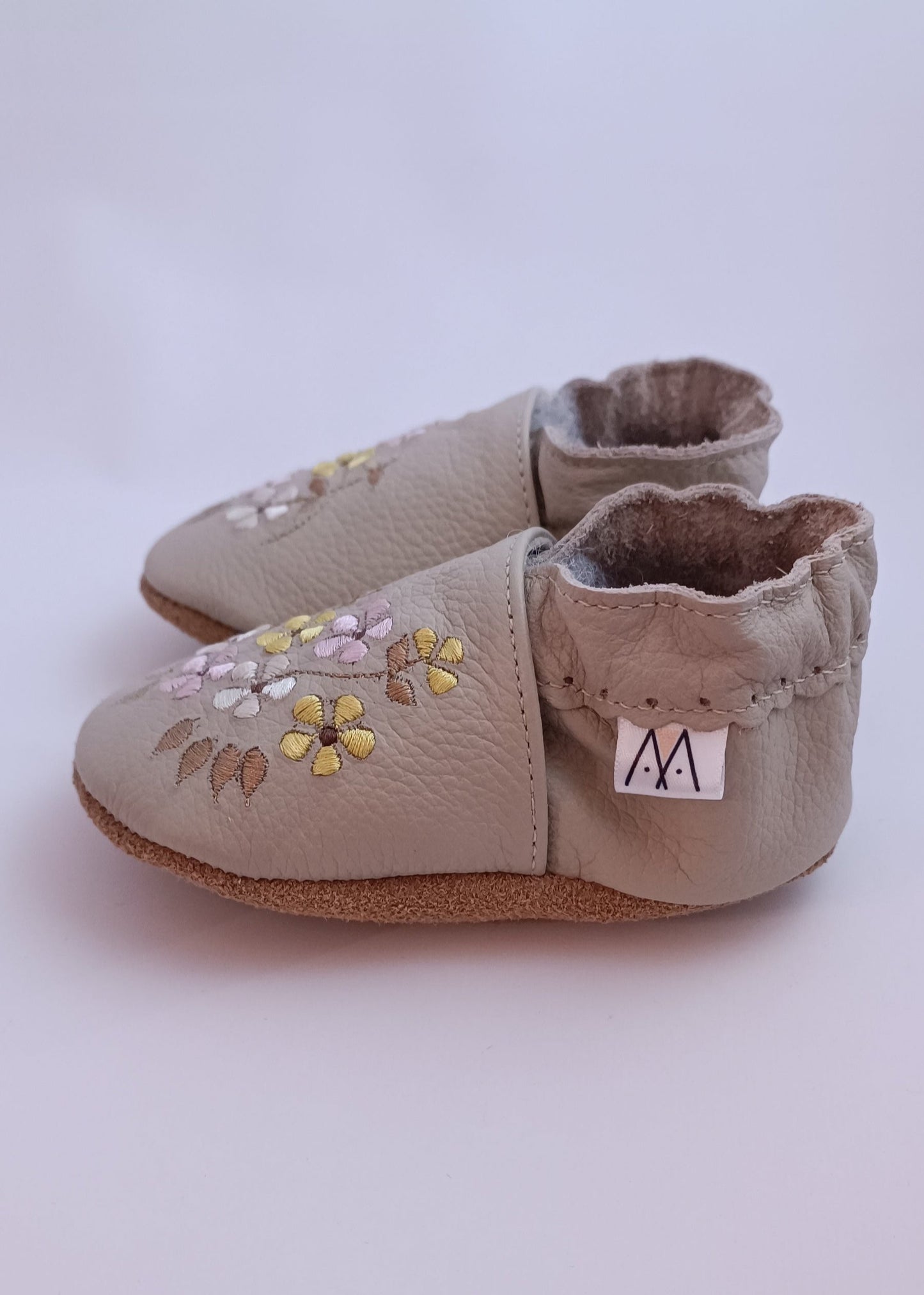 Zapatos Flores para bebita en cuero primeros pasos