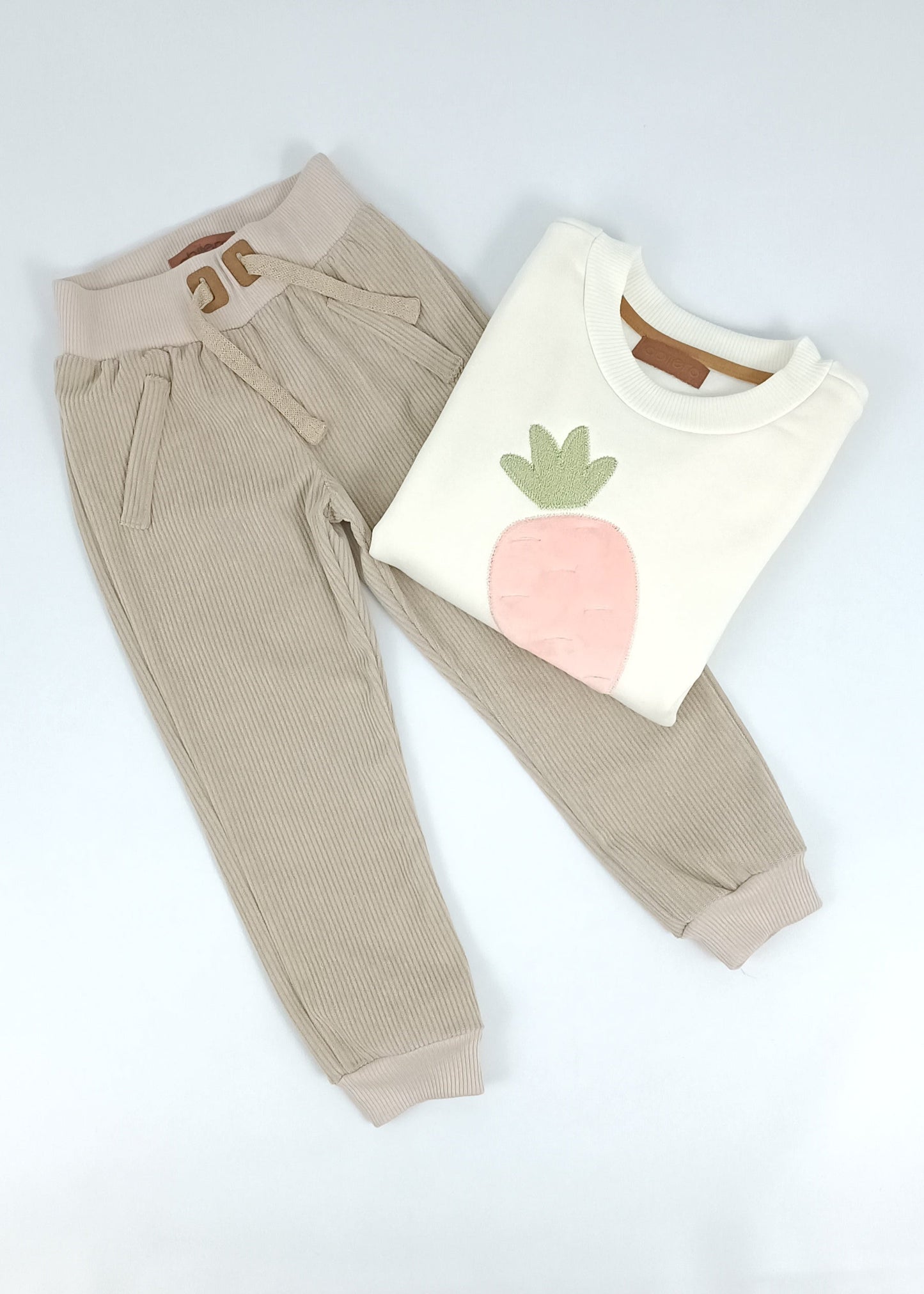 Conjunto Busito bordado con jogger niña y niño