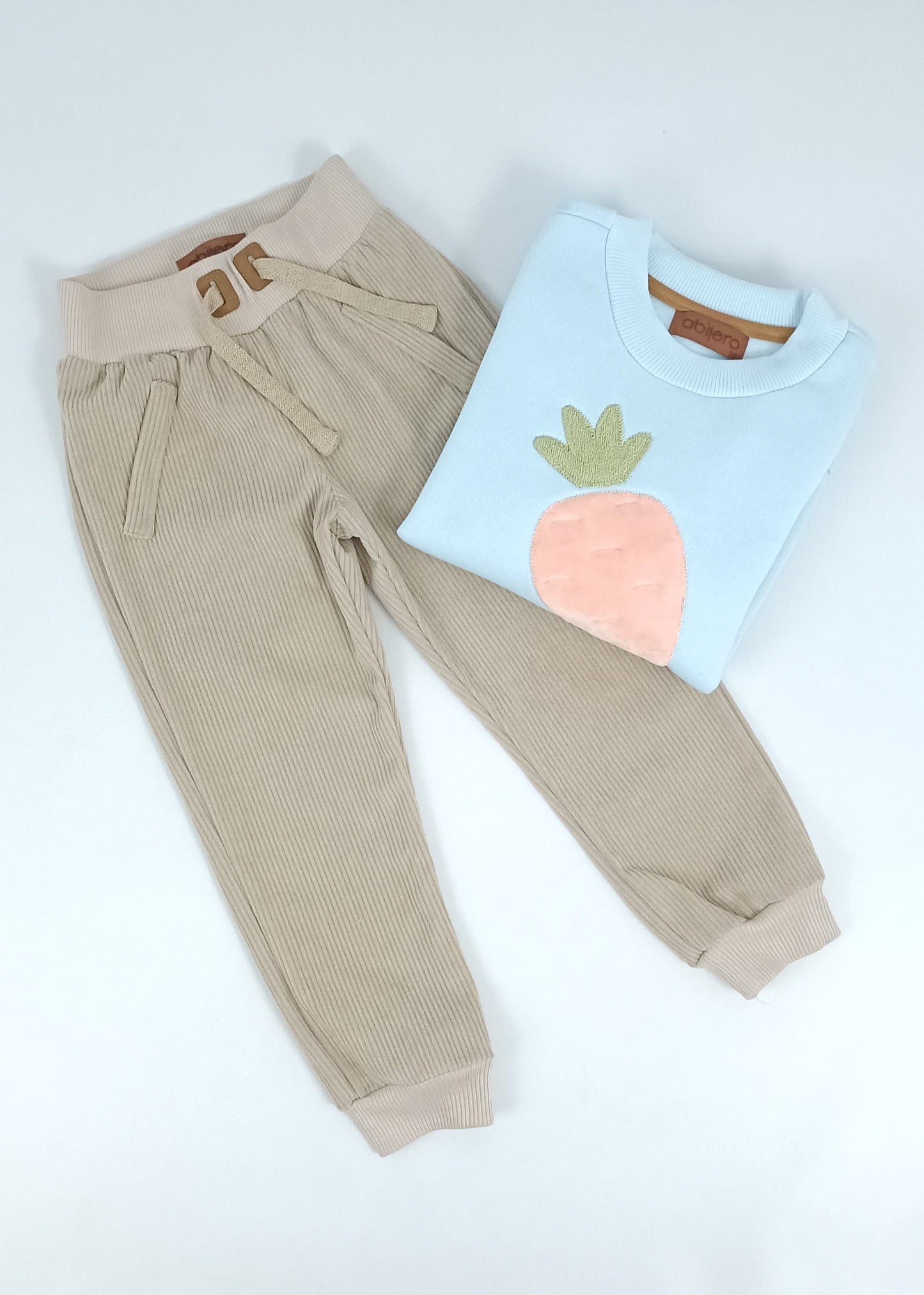 Conjunto Busito bordado con jogger niña y niño
