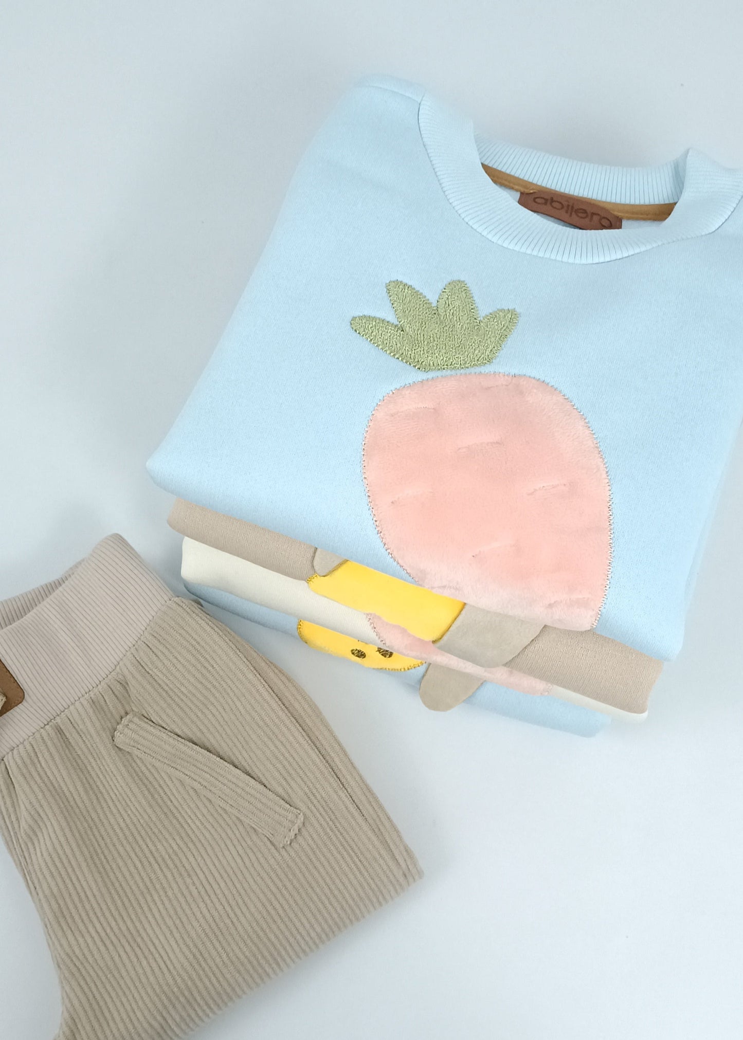 Conjunto Busito bordado con jogger niña y niño