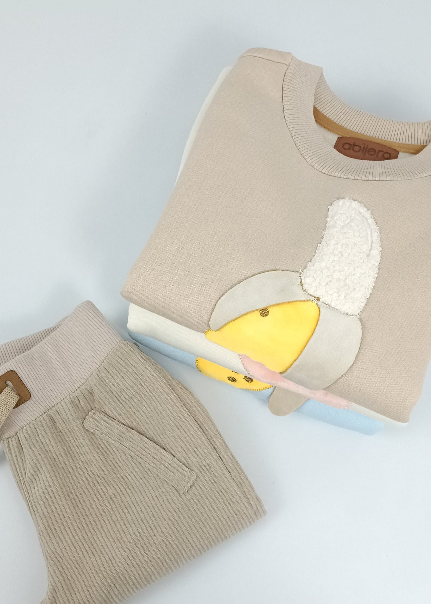 Conjunto Busito bordado con jogger bebita y bebito
