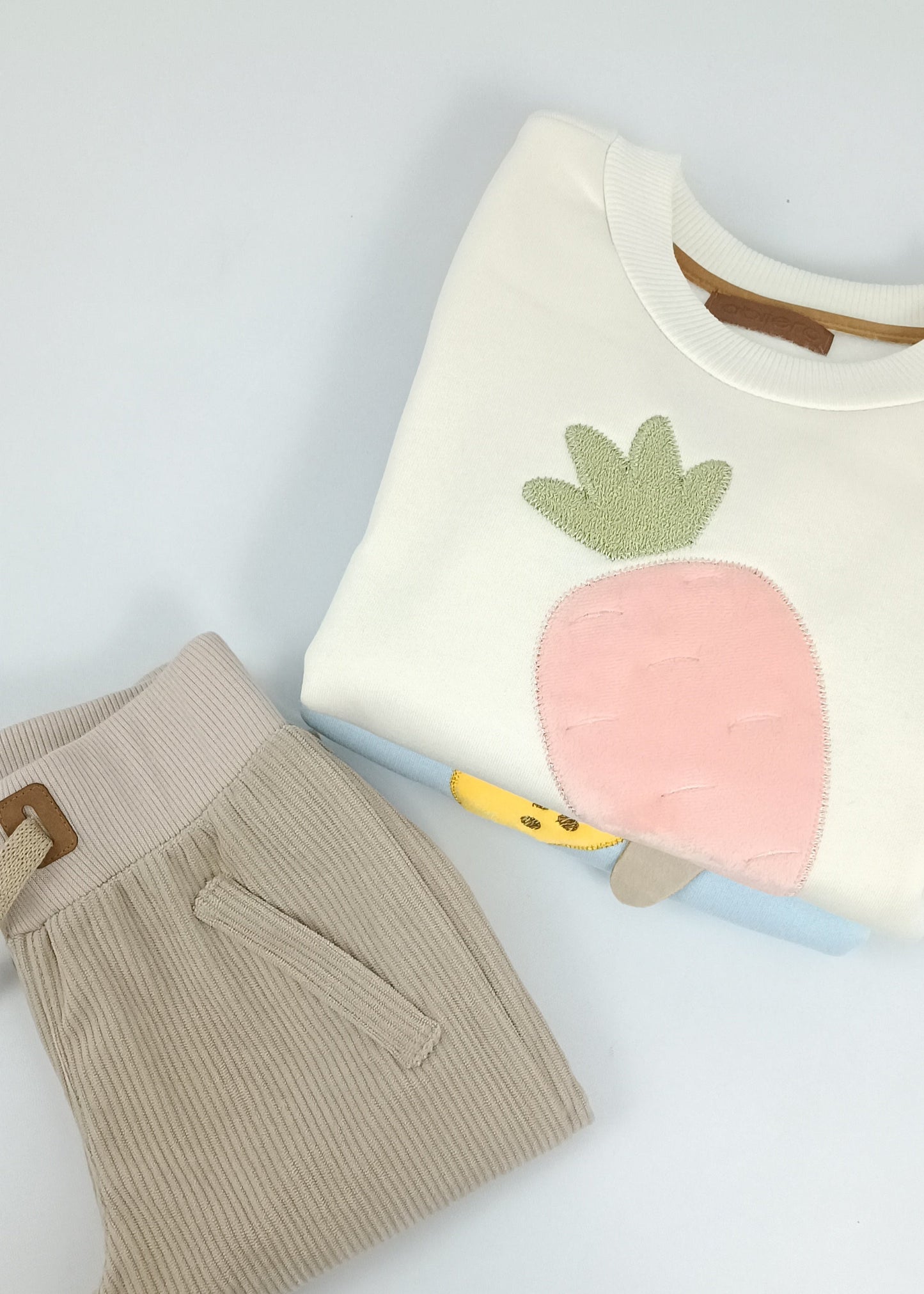 Conjunto Busito bordado con jogger niña y niño