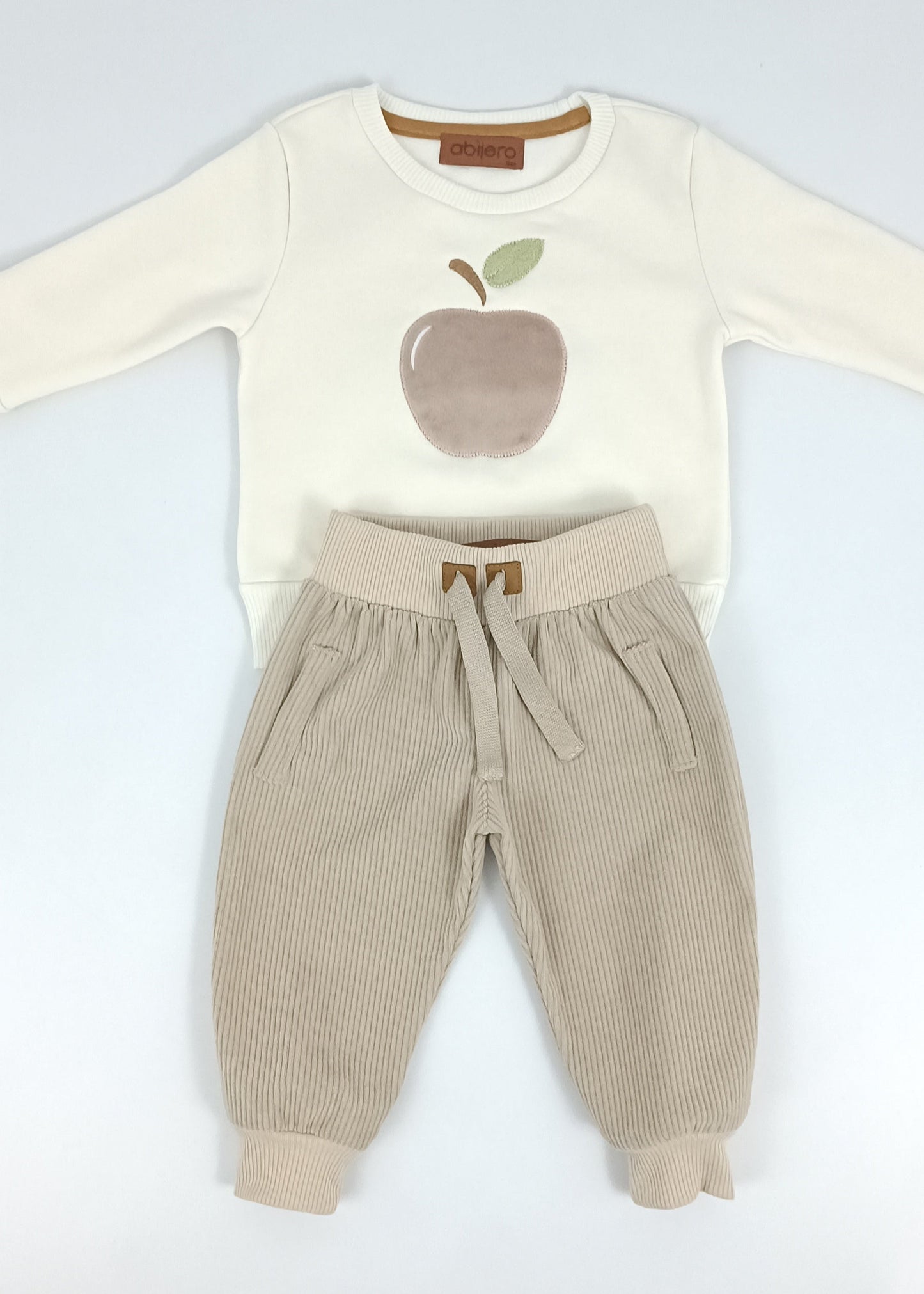 Conjunto Busito bordado con jogger bebita y bebito