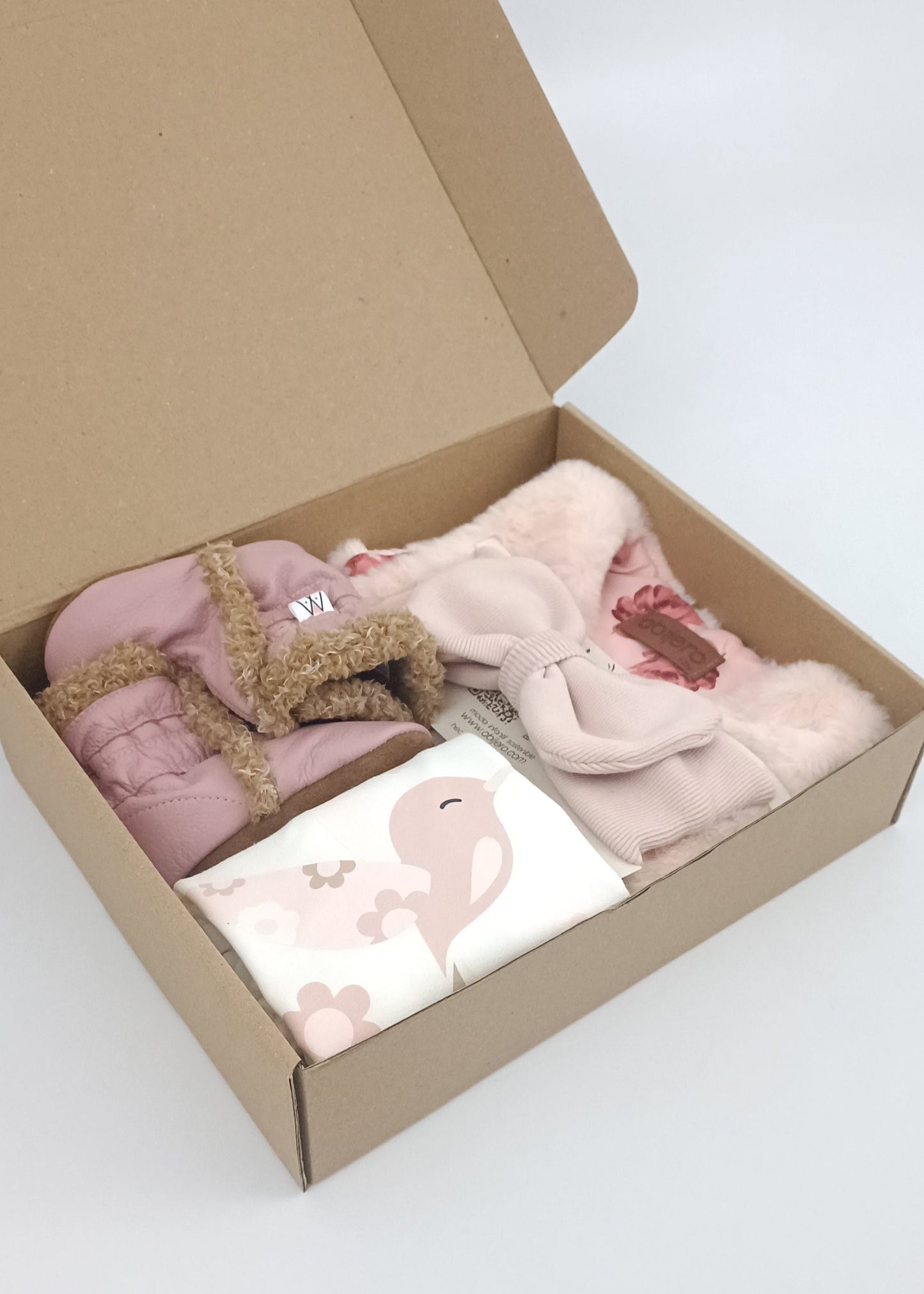 Regalo Listo! Conjunto Chaleco rosa y busito colibrí bebita