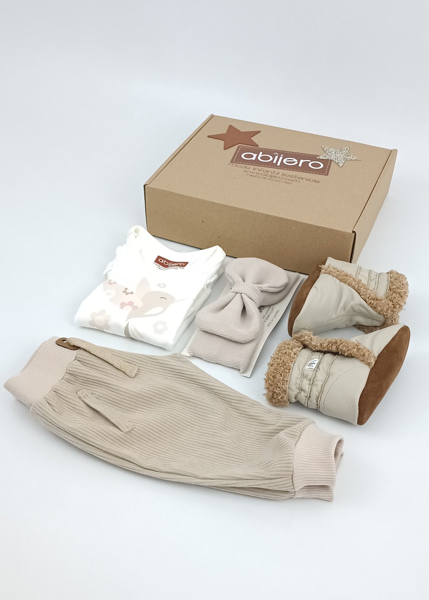 Regalo Listo! Conjunto Blusita colibrí y jogger bebita