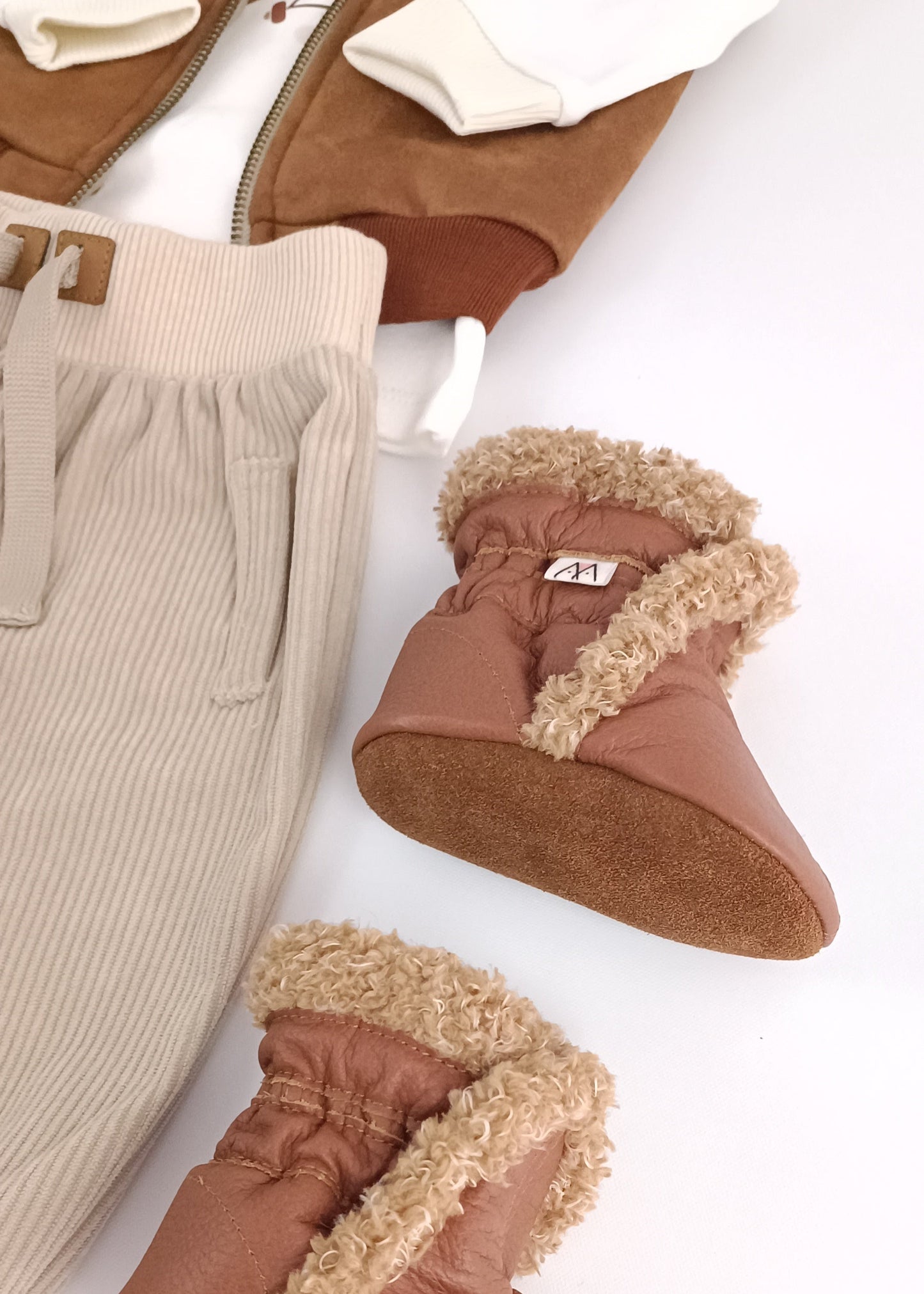 Regalo listo! Conjunto Piloto con jogger bebito