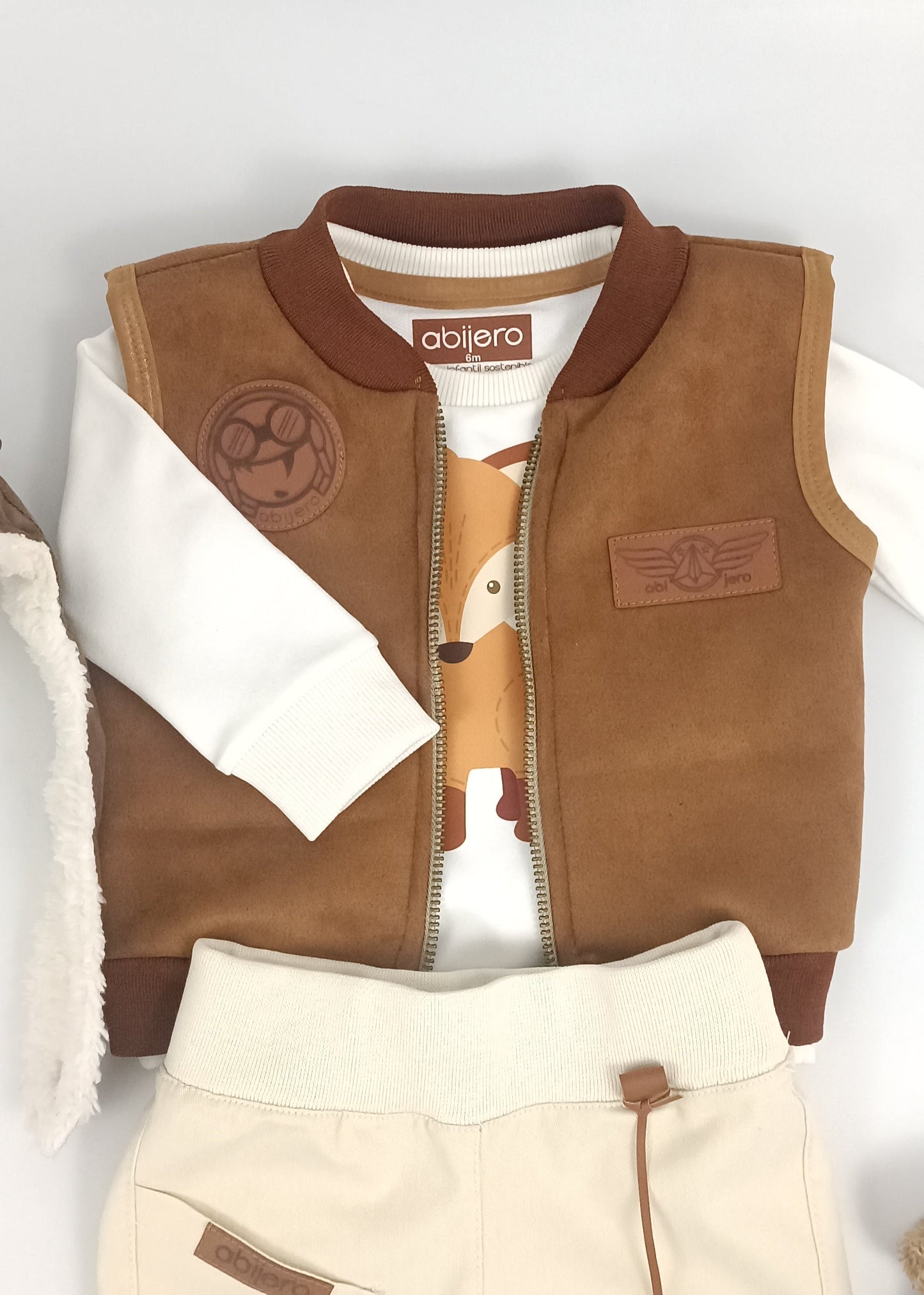Regalo listo! Conjunto Piloto con cargo bebito
