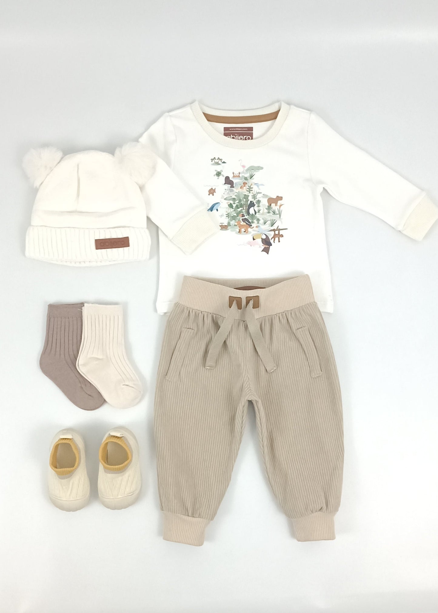 Regalo listo! Conjunto Colombia biodiversa, con jogger beige bebito