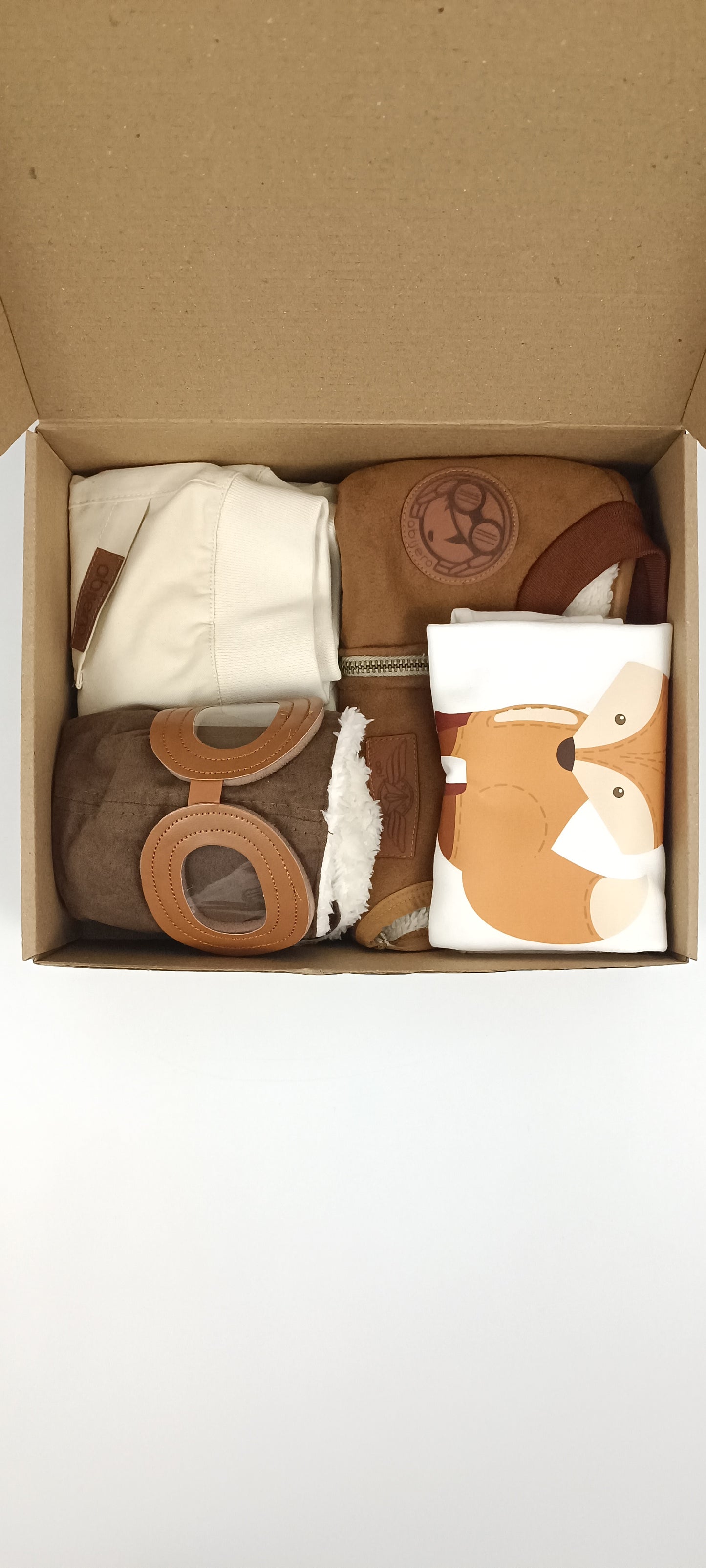 Regalo listo! Conjunto Piloto con cargo bebito