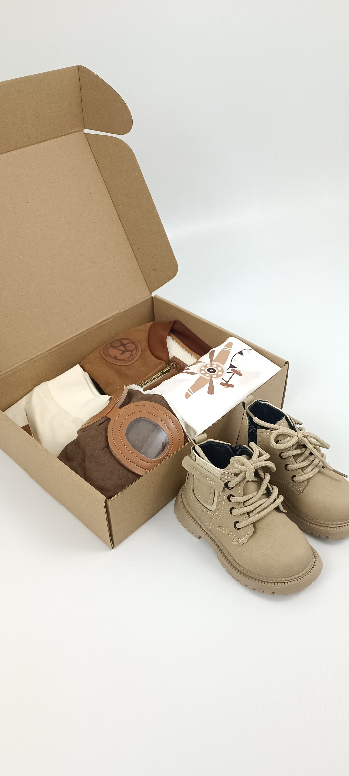 Regalo listo! Conjunto Piloto con jogger bebito