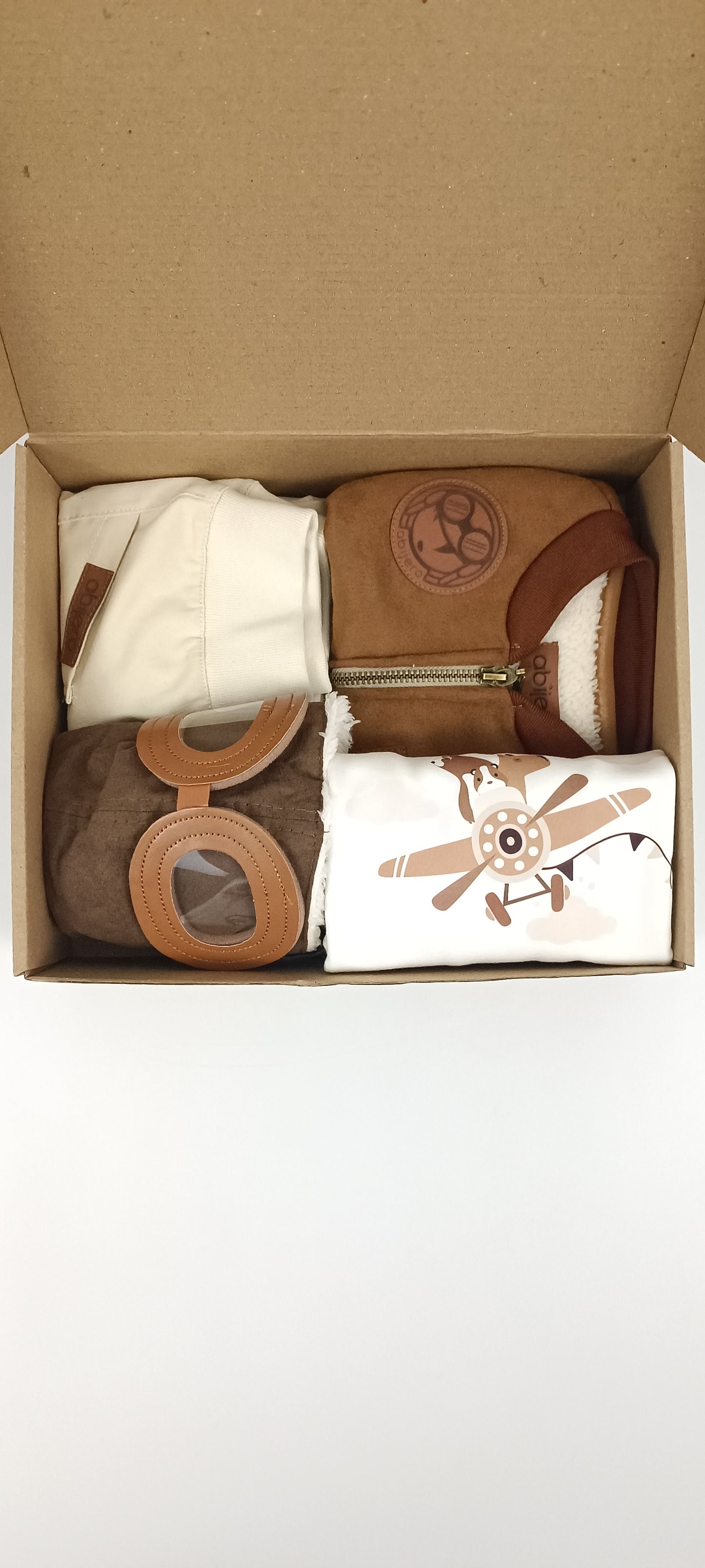 Regalo listo! Conjunto Piloto con jogger bebito