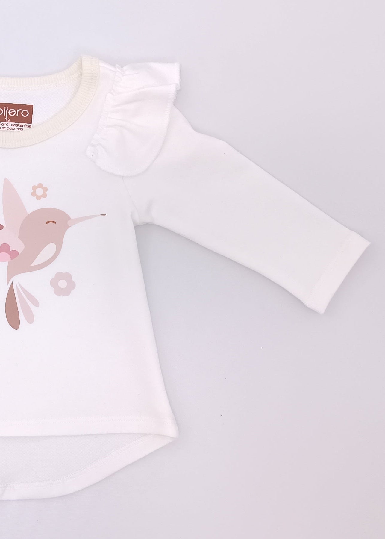 Blusita de Algodón con Arandelas – Ilustración Colibrí Pastel