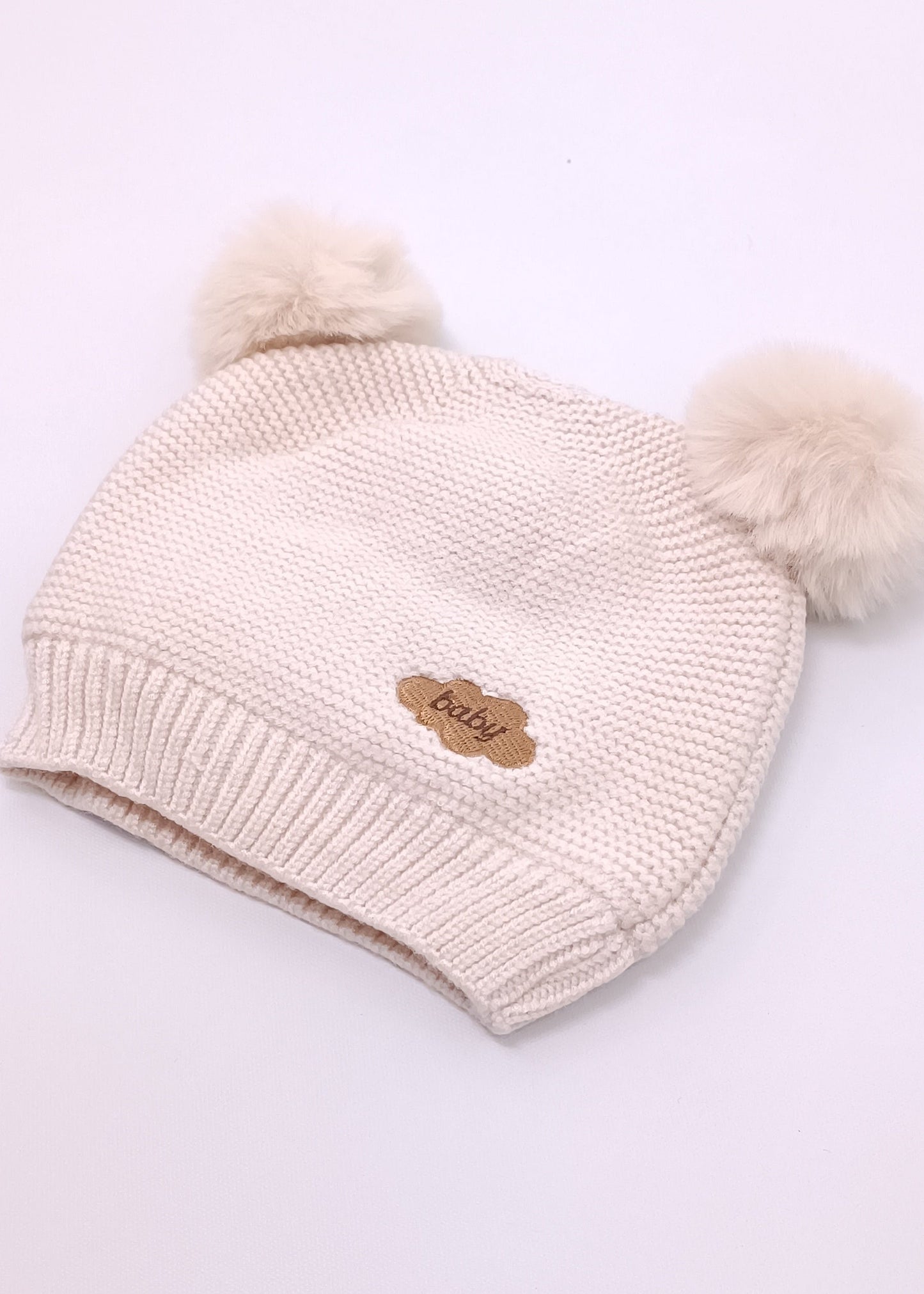 Gorrito Tejido Premium con Pompones de Peluche para Bebé