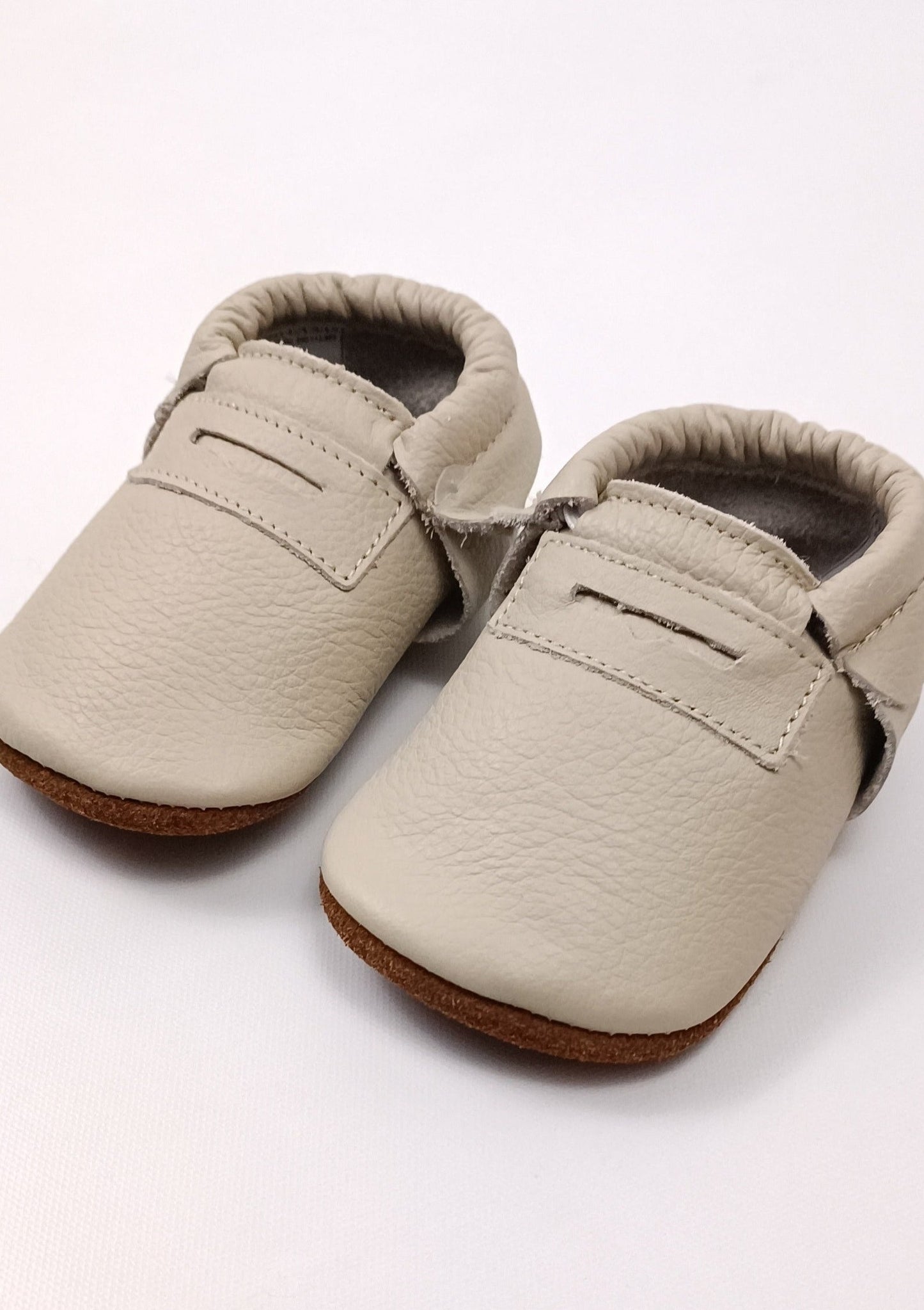 Zapatos Mocazin para bebito en cuero primeros pasos
