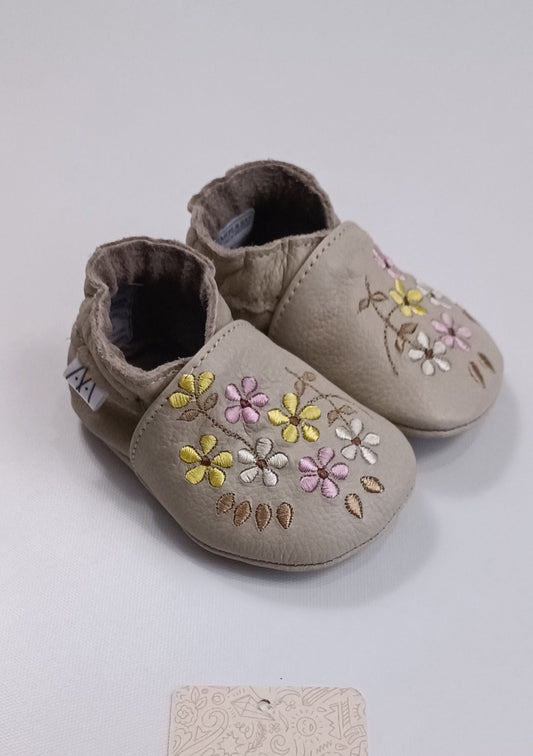 Zapatos Flores para bebita en cuero primeros pasos