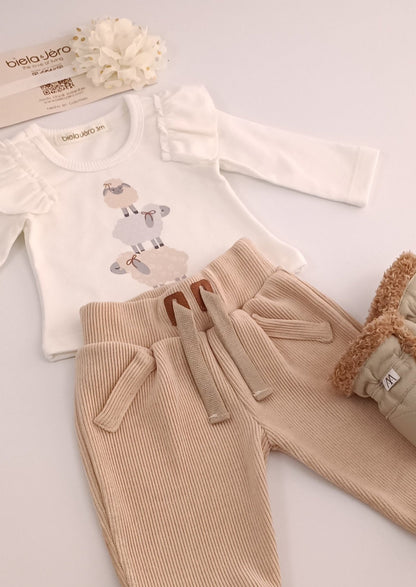 Conjunto Blusita ovejitas, con jogger para bebita