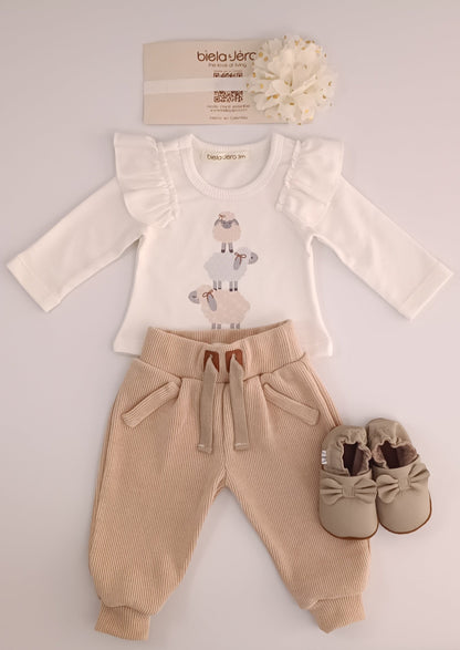 Conjunto Blusita ovejitas, con jogger para bebita