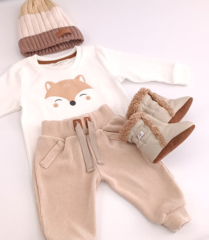 Conjunto zorrito y jogger beige bebe