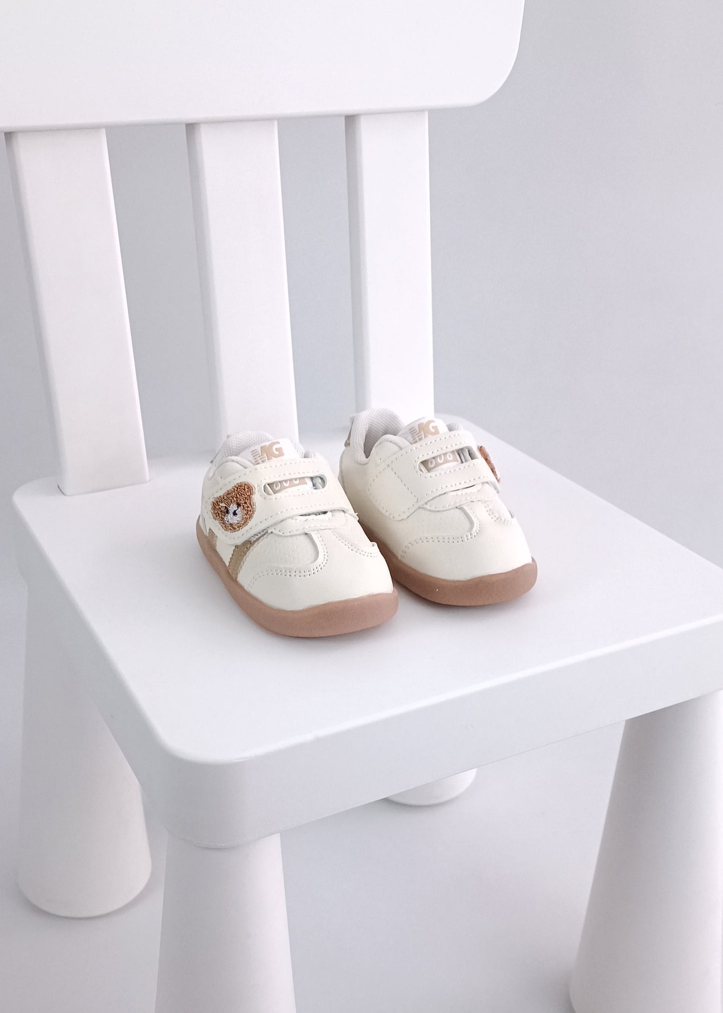 Zapatos deportivos osito velcro para bebito primeros pasos