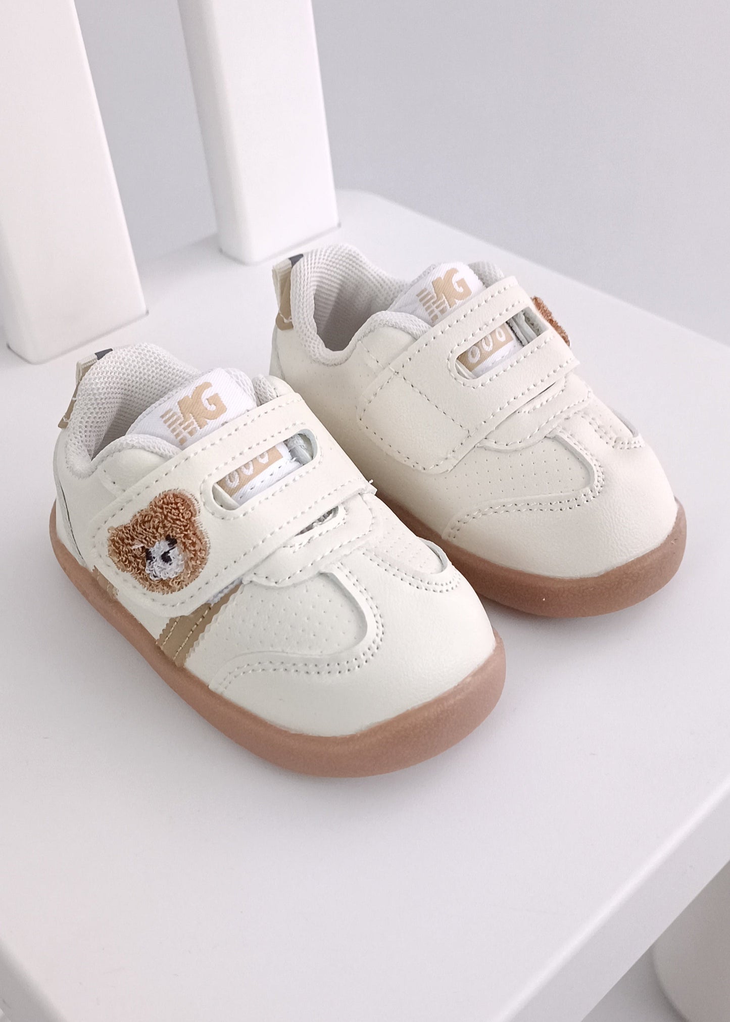 Zapatos deportivos osito velcro para bebito primeros pasos