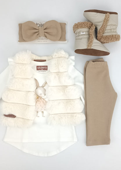 Regalo Listo! Conjunto Chaleco marfil y busito ada niña