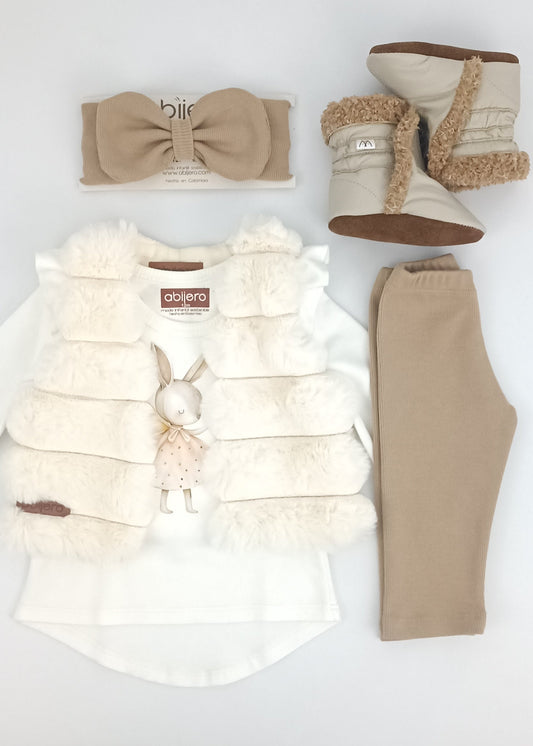 Regalo Listo! Conjunto Chaleco marfil y busito ada niña