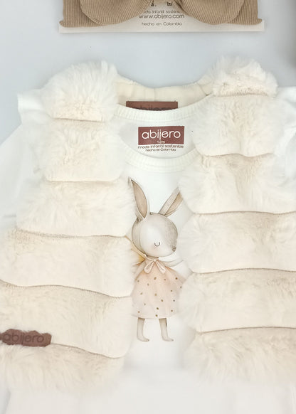 Regalo Listo! Conjunto Chaleco marfil y busito ada niña