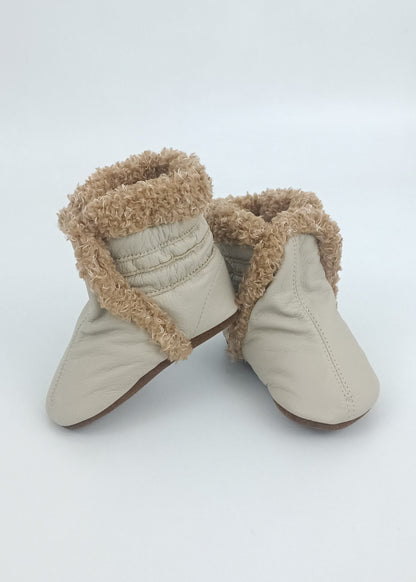 Regalo Listo! Conjunto Chaleco marfil y busito ada niña