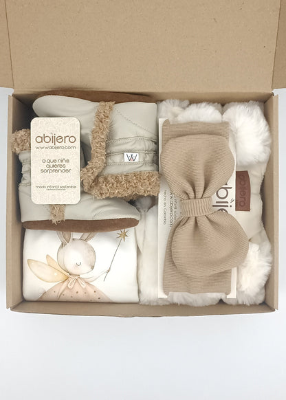 Regalo Listo! Conjunto Chaleco marfil y busito ada bebita