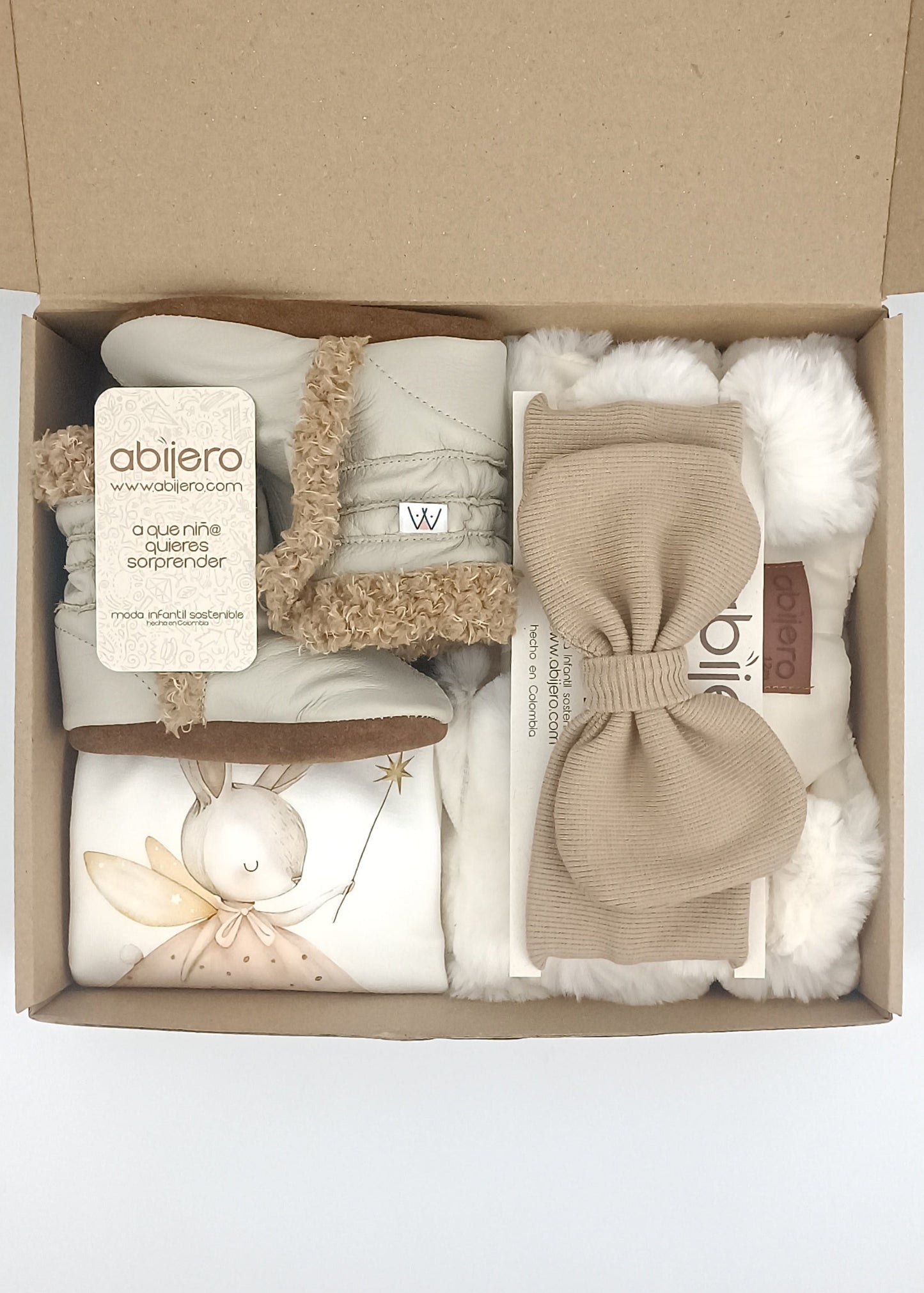 Regalo Listo! Conjunto Chaleco marfil y busito ada niña