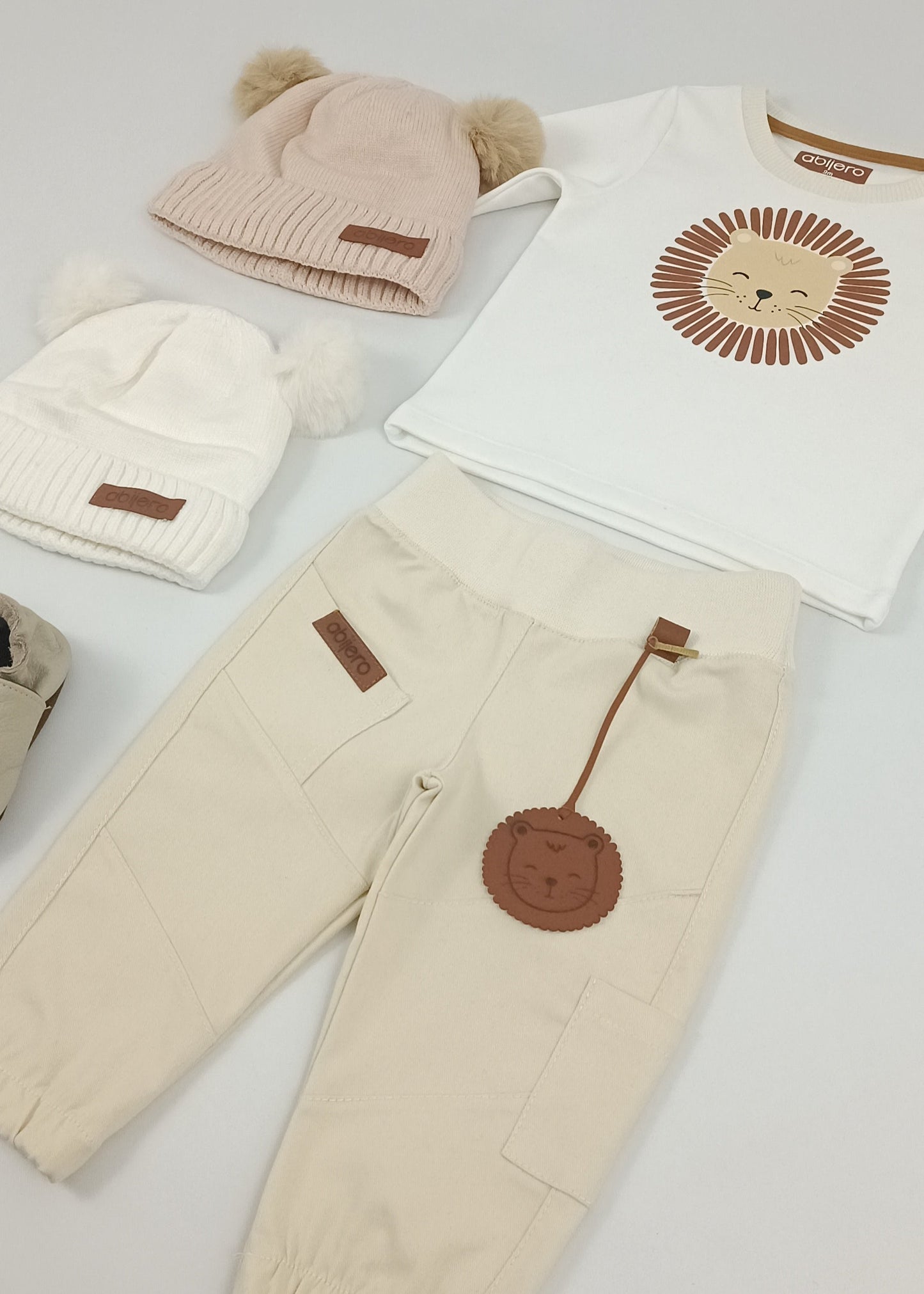 Regalo listo! Conjunto León, con cargo niño