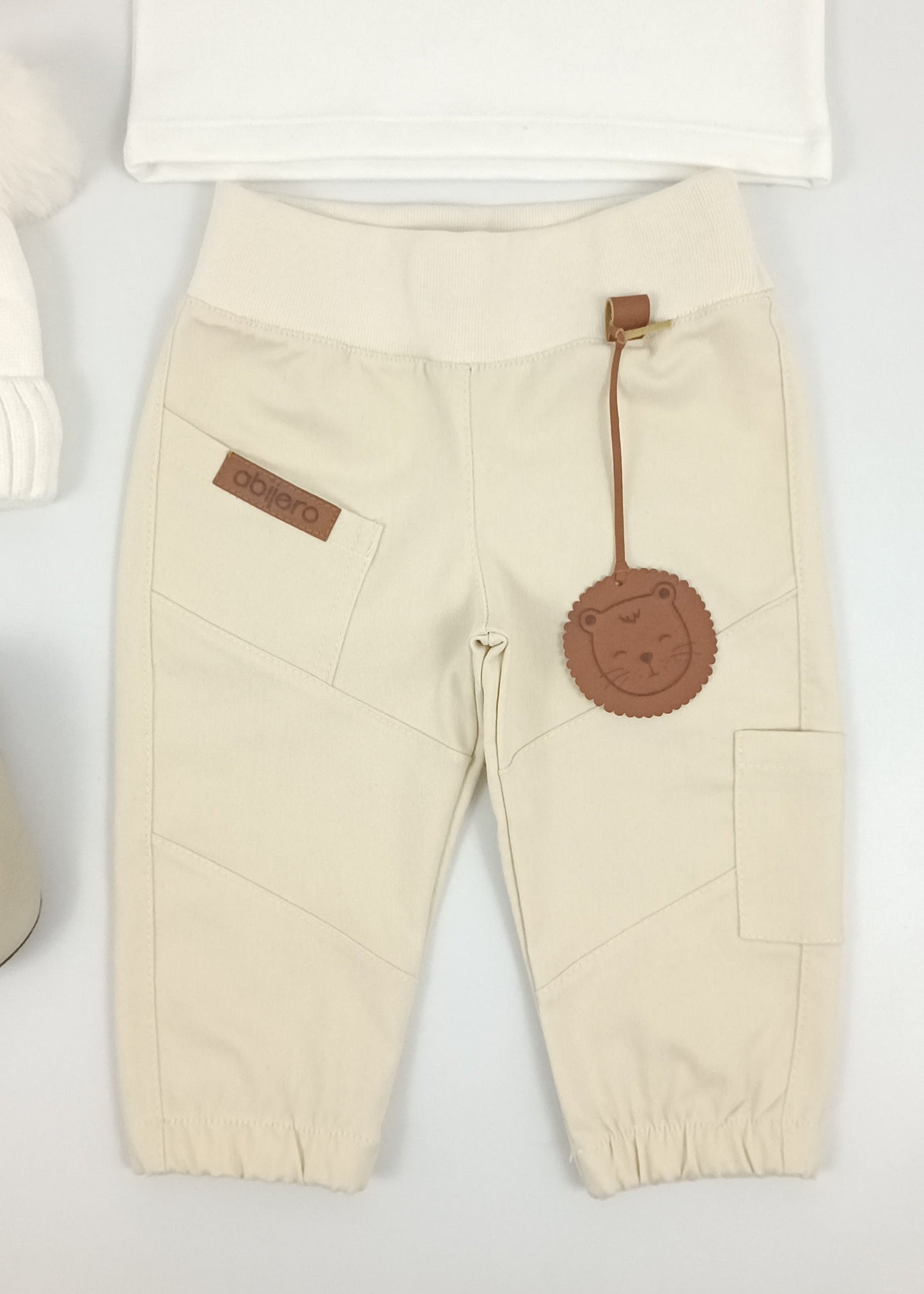Regalo listo! Conjunto León, con cargo niño