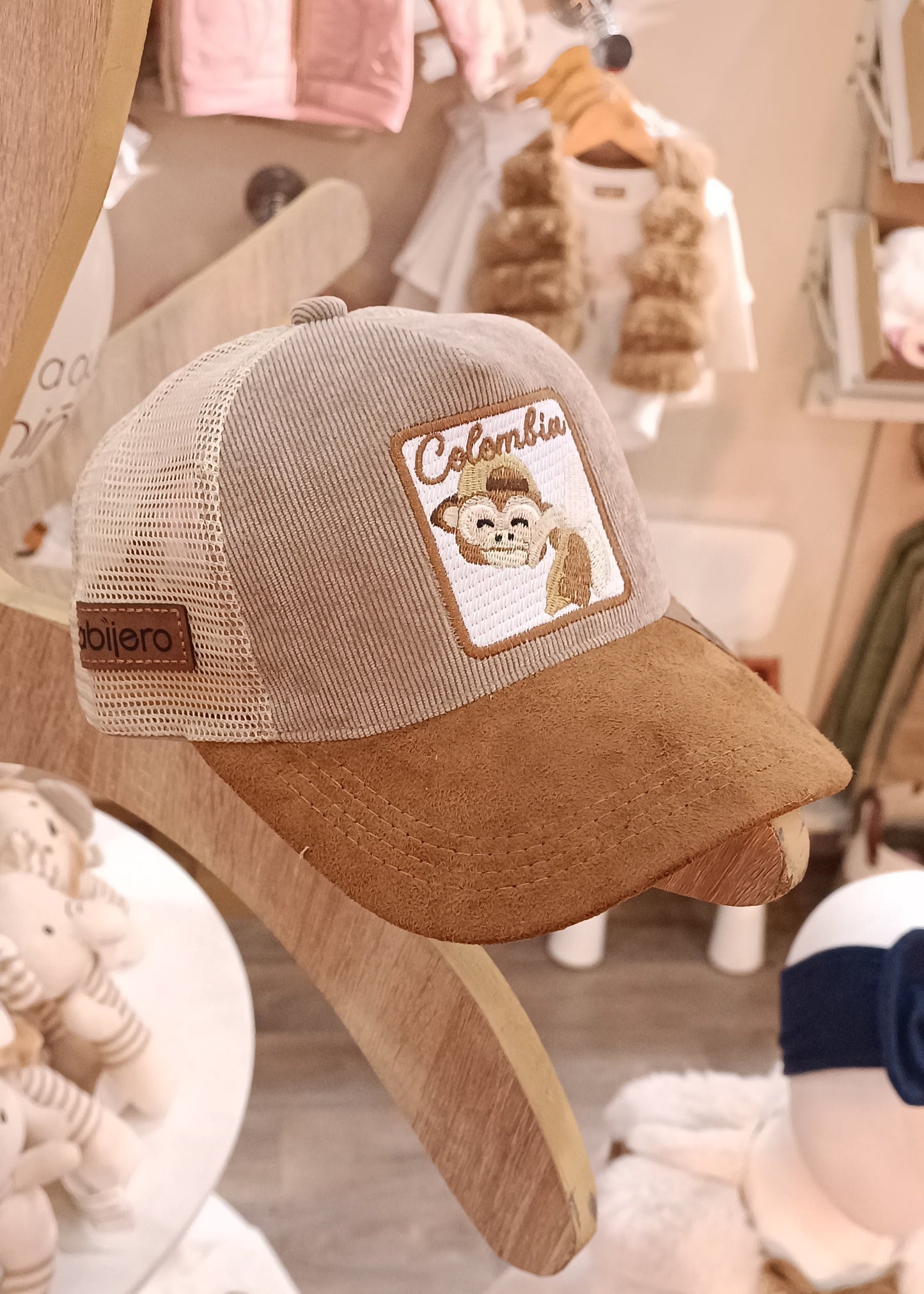 Gorra Trucker Infantil de Pana y Gamuza – Colección Colombia & Fauna Nativa