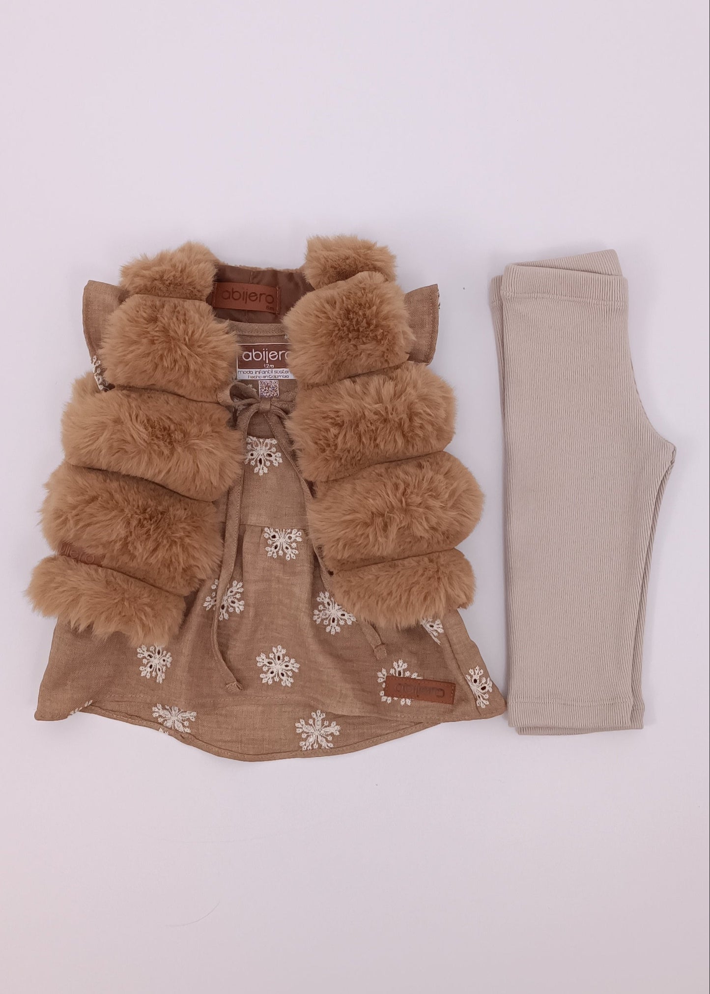Set de 3 Piezas para bebita y Niña: Blusa Bordada, Chaleco de Peluche y Legging Rib – Tono Café & Beige