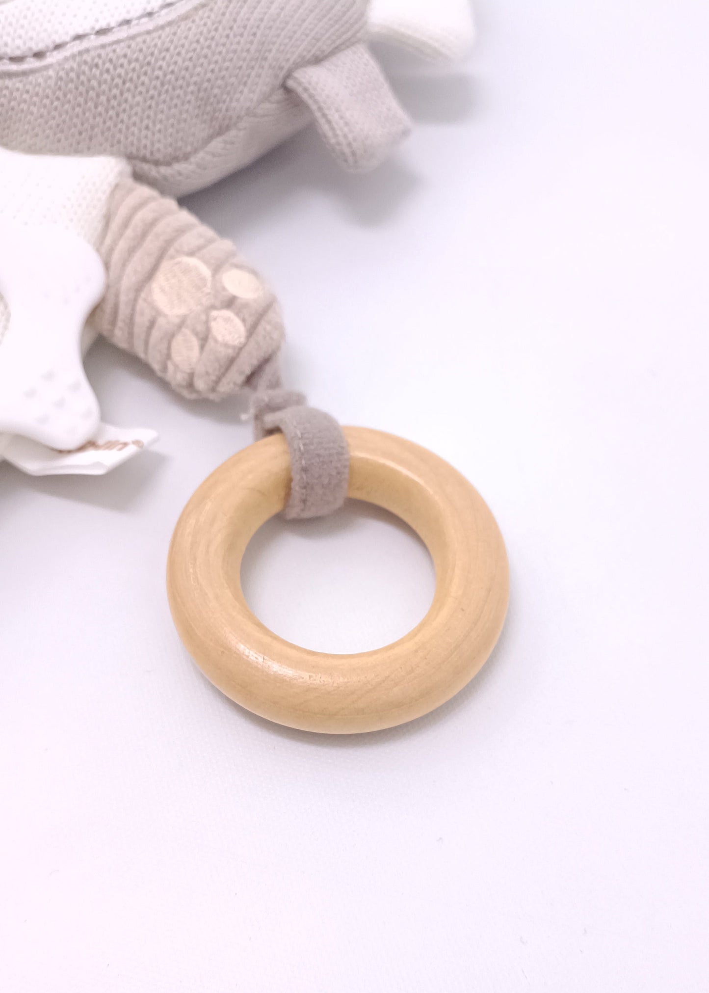 Muñeco de Apego Sensorial con Mordedor y Sonajero